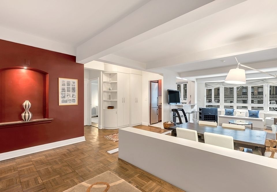 1st image of 333 W 57th St APT 310