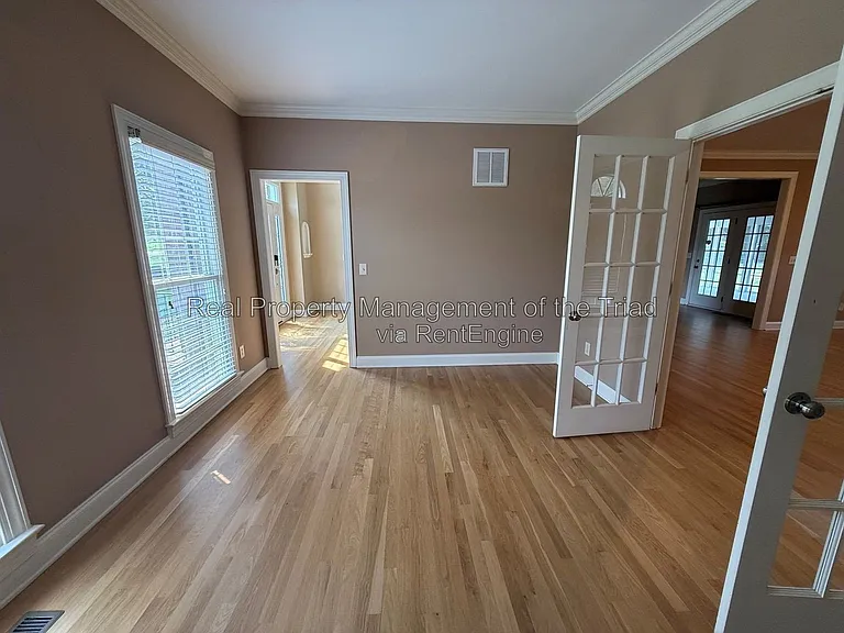 1016 Longhorn Ct — Photo 23