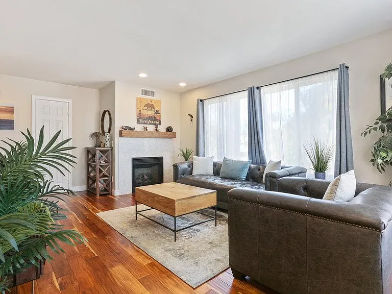 1853 Hornblend St — Photo 2