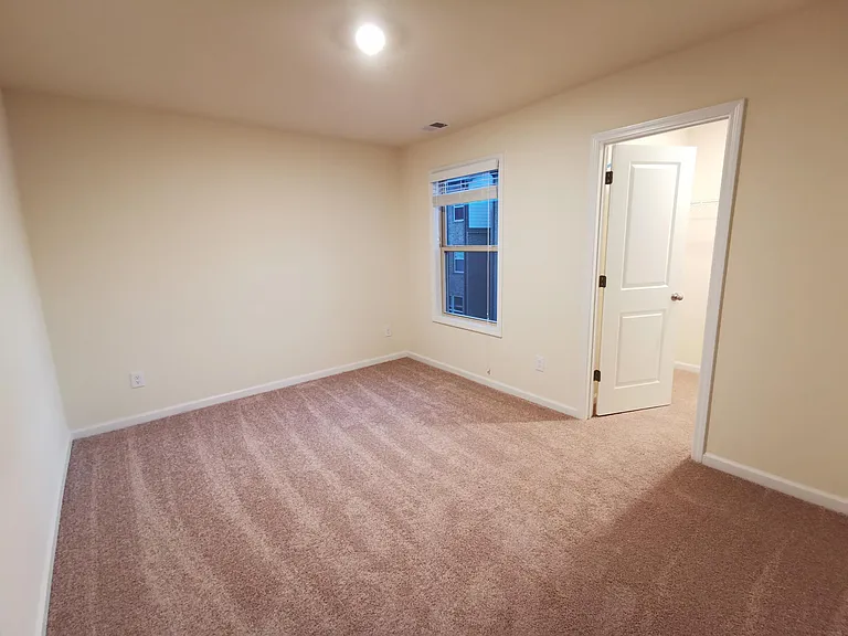 4425 Almanor Cir — Photo 28