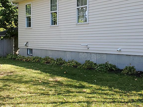5th image of 9 Maple Ave