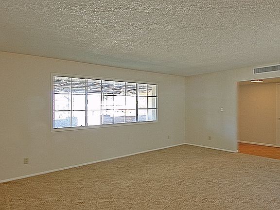 4th image of 1249 E Wesleyan Dr