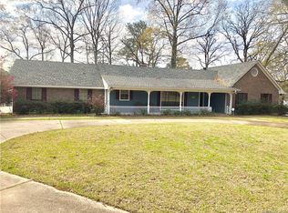 2047 Woodlake Dr, Benton, LA 71006