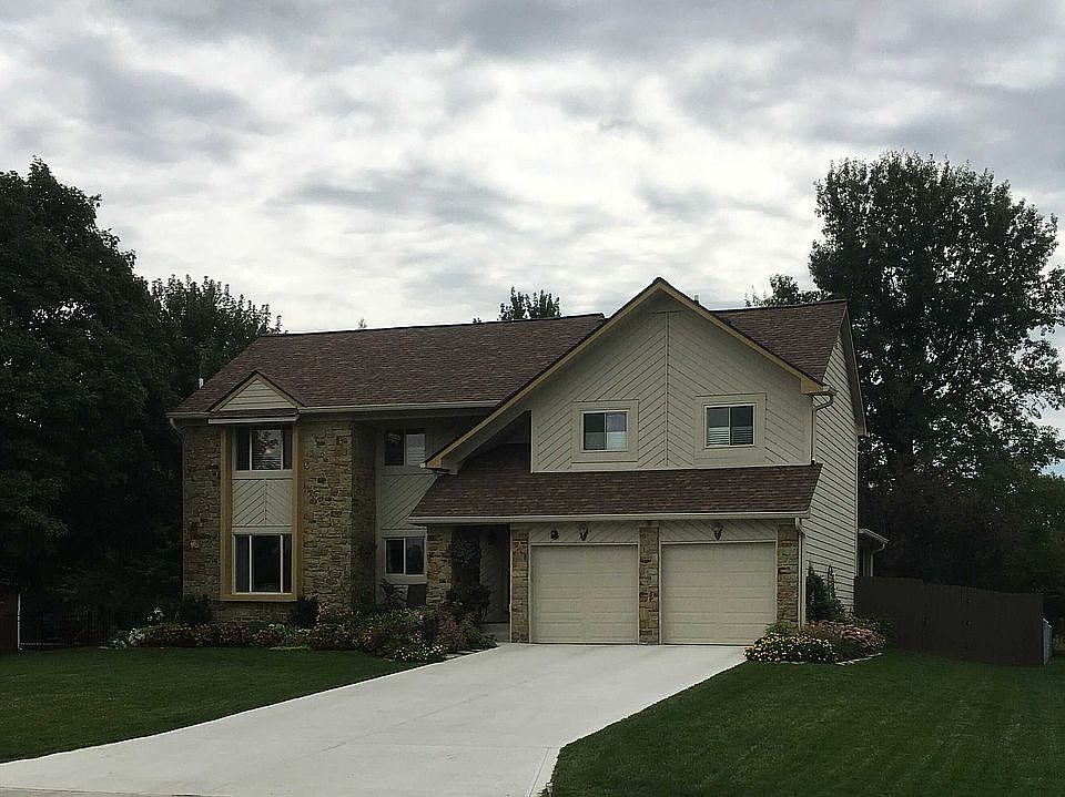 1st image of 1505 Village Walk Dr