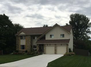 1505 Village Walk Dr, Zionsville, IN 46077