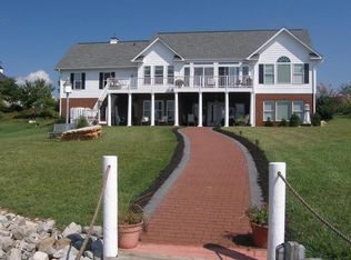 151 Park Place Dr, Moneta, VA 24121