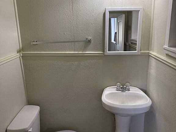 2nd image of 714 W 3rd St
