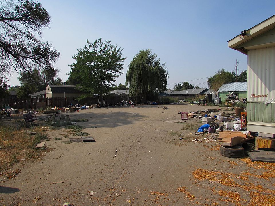 2nd image of 529 NW Canal Blvd