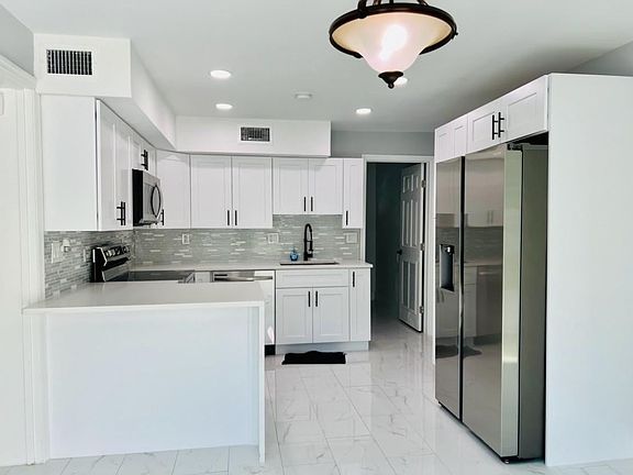 2nd image of 314 Sunshine Dr