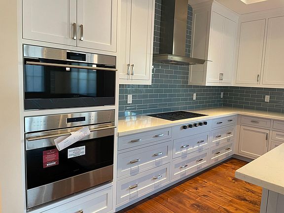 2nd image of 3259 Los Prados St