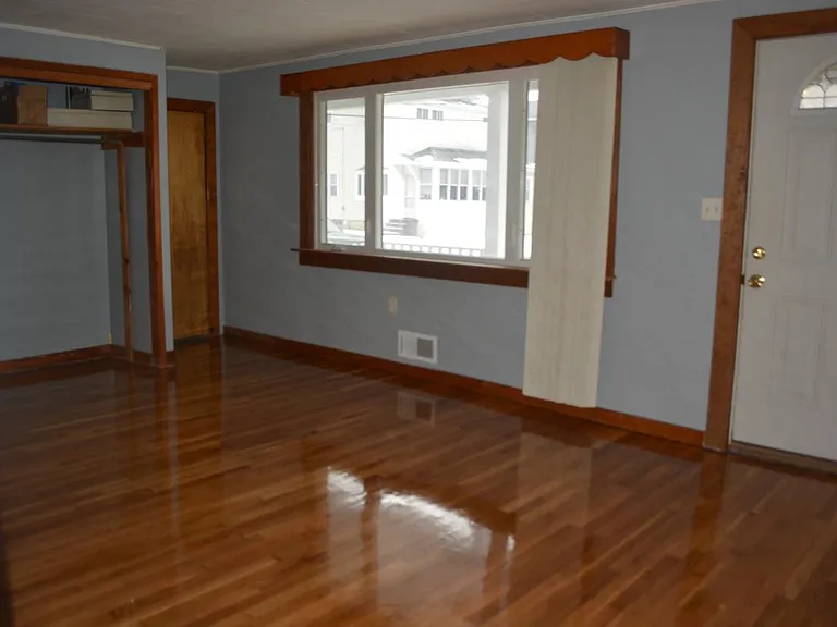 127 Sheldon Ave — Photo 5