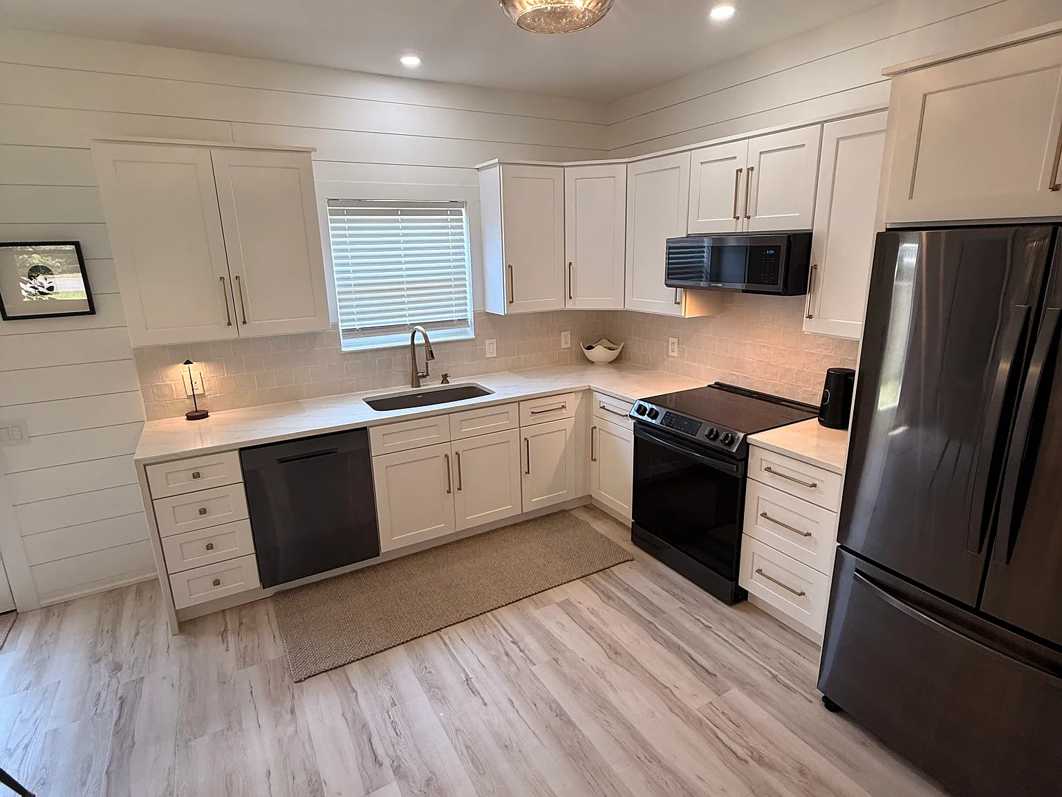 3 bed, 1386 sqft, $2,985 — Photo 3