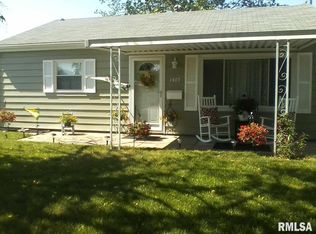1403 Bellaire Ave, Pekin, IL 61554