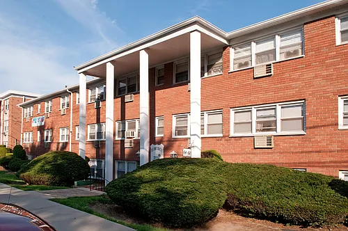 Lynn York Apartments Photo 1