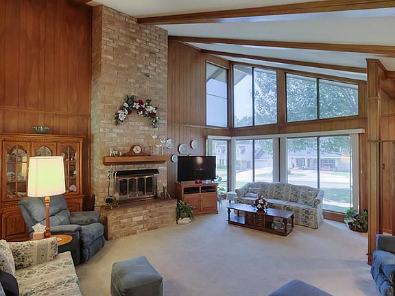 4th image of 1433 Green Briar Dr