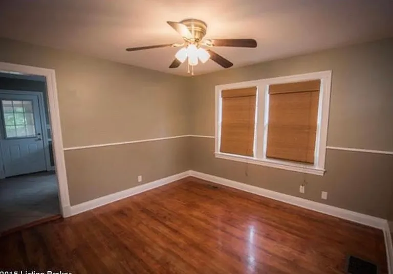 2537 Ridgewood Ave — Photo 3
