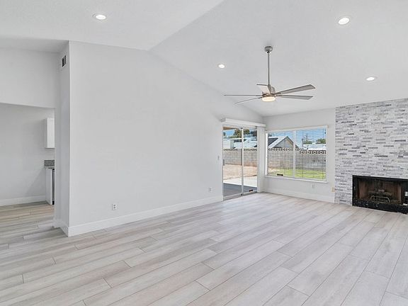 5th image of 7908 Westcliff Dr