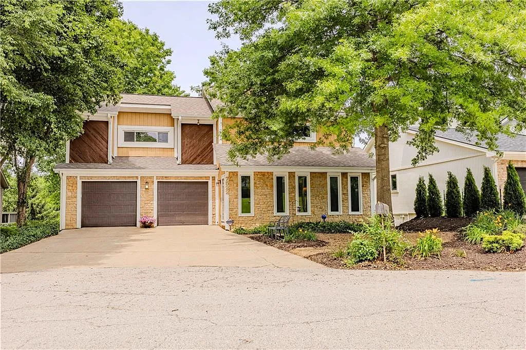 4 bed, 3058 sqft, $2,500 — Photo 1