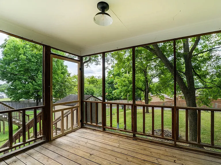 330 Chickamauga Ave — Photo 18