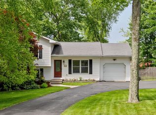 60 Savage Ct, Williston, VT 05495