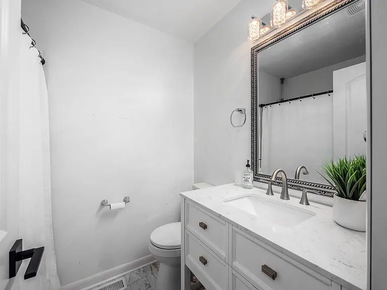2545 Vanderberg Ave — Photo 18