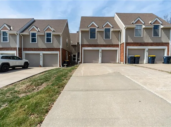 8240 NW Birch Ln, Kansas City, MO 64151