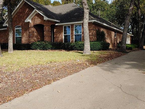 2nd image of 7320 Holiday Ln