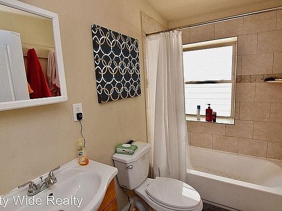 5th image of 1325 N Franklin St #2