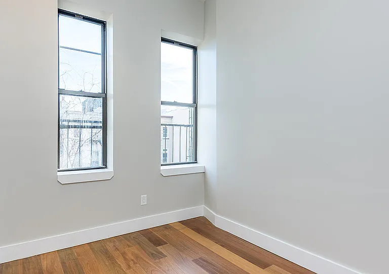 228 Kingsland Ave #3R — Photo 16