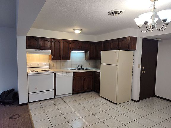 4th image of 615 Sycamore Cir #A