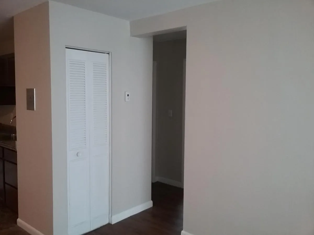 2 bed, 850 sqft, $1,950 — Photo 2