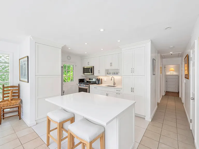 71 Shinnecock Hills Rd — Photo 14