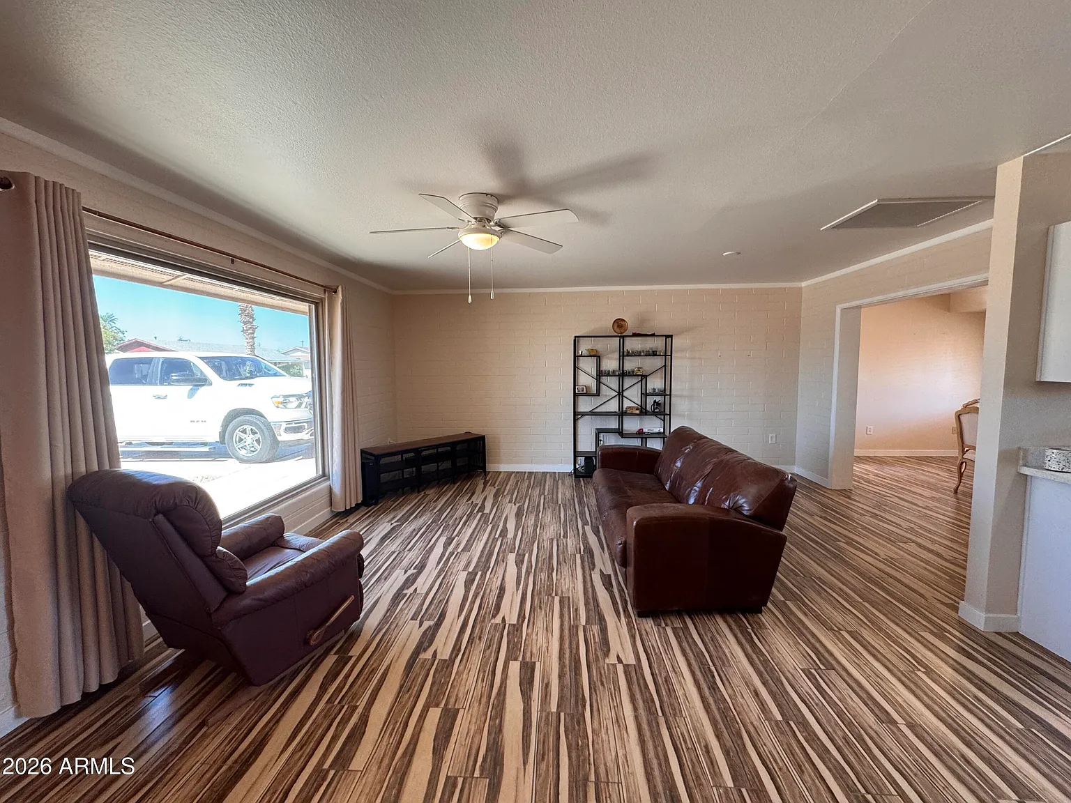 3 bed, 2.0 bath, 1375 sqft, $1,997 — Photo 4
