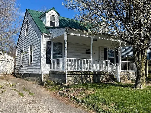 425 Meadow Park Photo 1