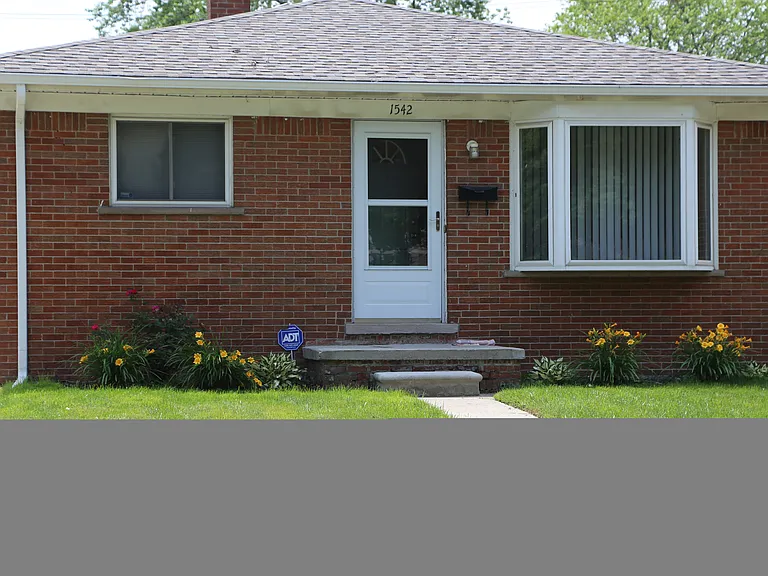 E George Ave — Photo 10