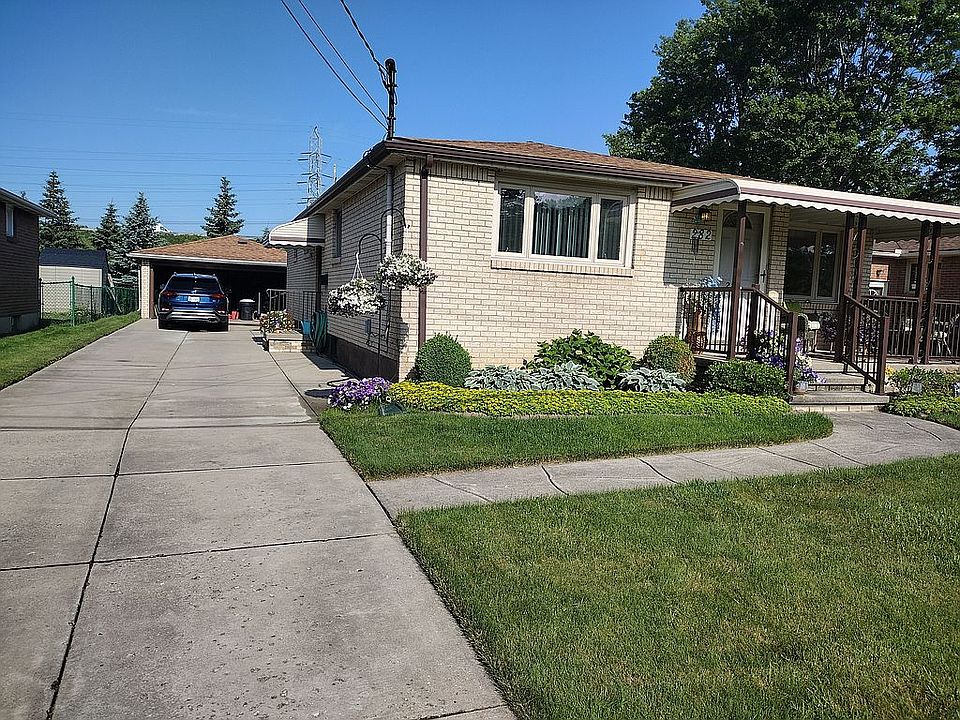 1st image of 282 Raymond Ave
