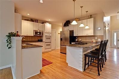 4th image of 4473 Longmeadow Dr
