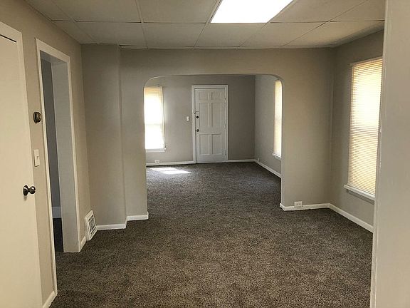 5th image of 3016 Roanoke Ave