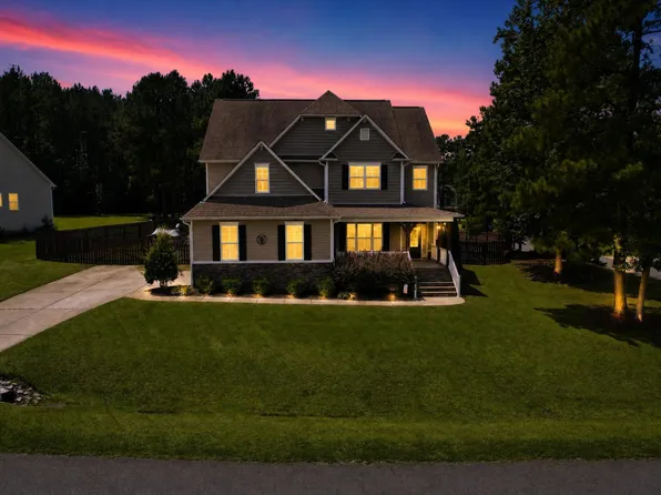 626 Bridgeport Cir, Clayton, NC 27527