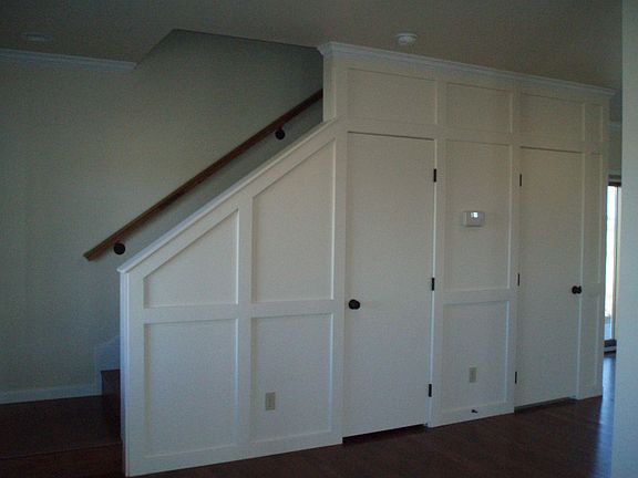 entry wall/stairway