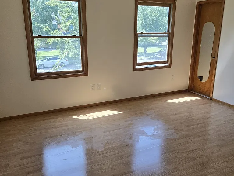 195 Edgemere Ct — Photo 12