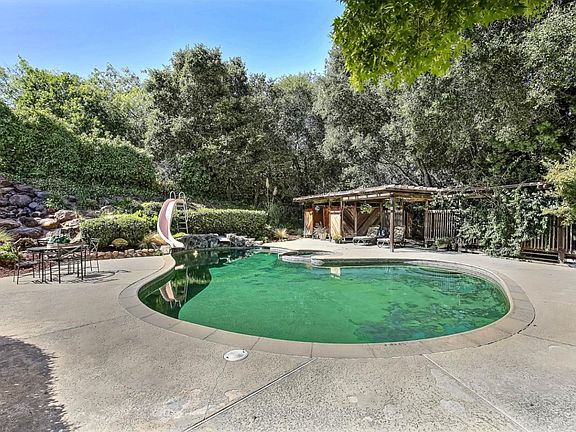 5th image of 20737 Russell Ln