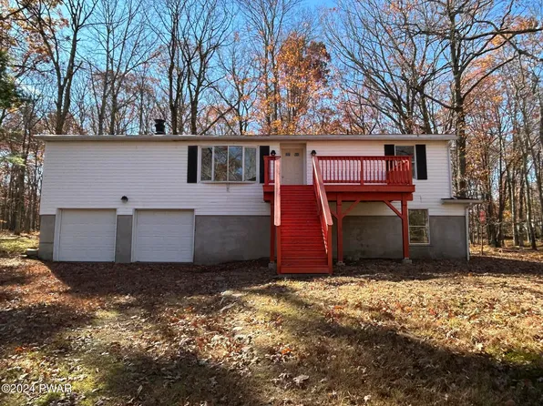 107 Lower Lakeview Dr, Hawley, PA 18428