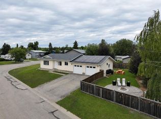 714 W Oak Dr, Beaverlodge, AB T0H0C0