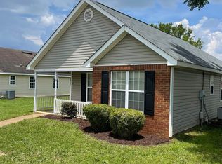 210 Strawbridge Ln, Bonaire, GA