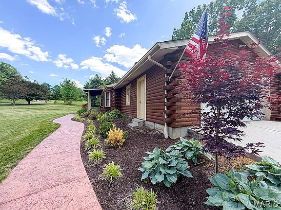 3rd image of 3318 Watson Rd