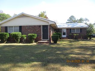 2213B Robinhood Rd, Albany, GA 31707