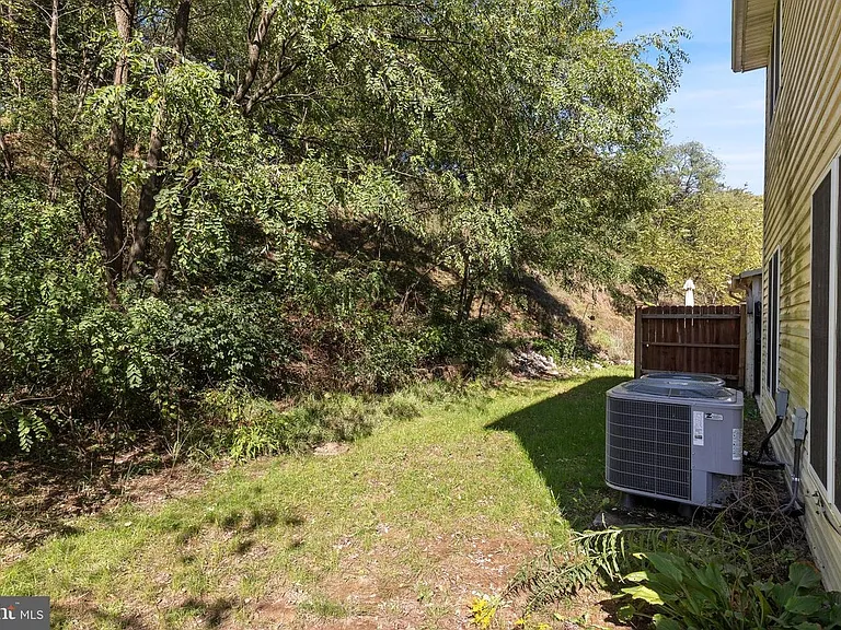 16 Ashburg Dr — Photo 12