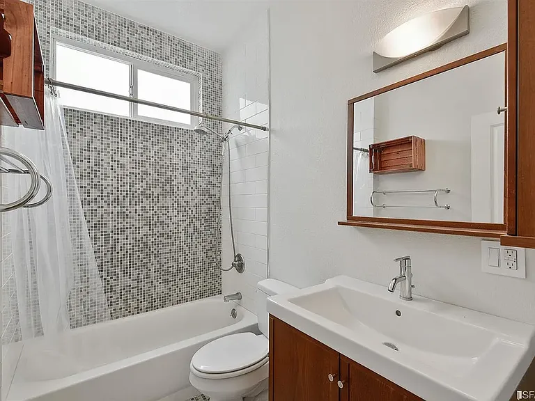 637 Capp St #A — Photo 12