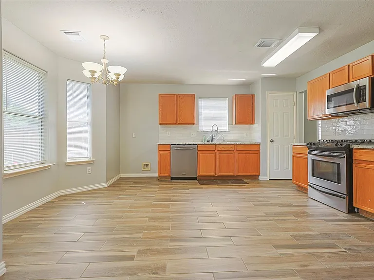 3202 Starbridge Park Ln — Photo 12